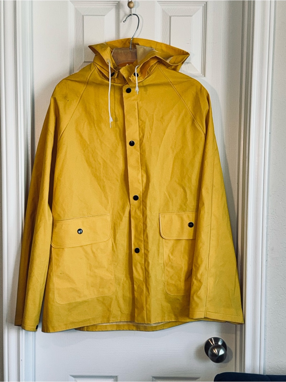Men's Yellow Hooded Raincoat - Classic Waterproof Jacket